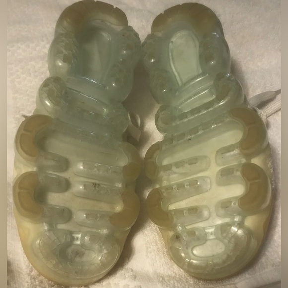 Nike Air VaporMax Flyknit 2
Women's Size 7 - Picture 4 of 4